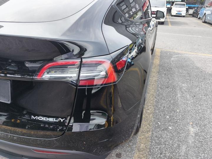 Model Y 2024 RWD photo 7
