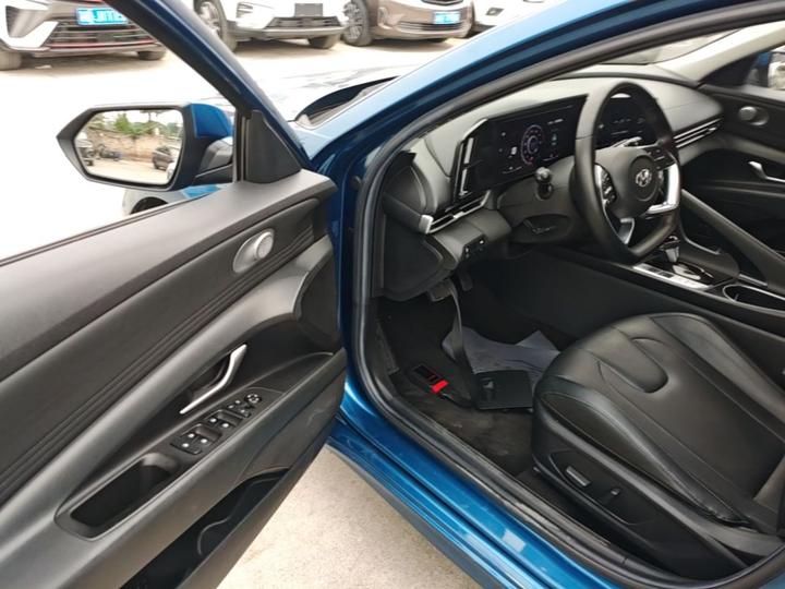 Elantra 2021 1.5L CVT LUX Premium photo 3