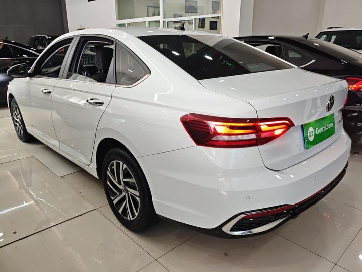 Lavida 2024 1.5L AT photo 4