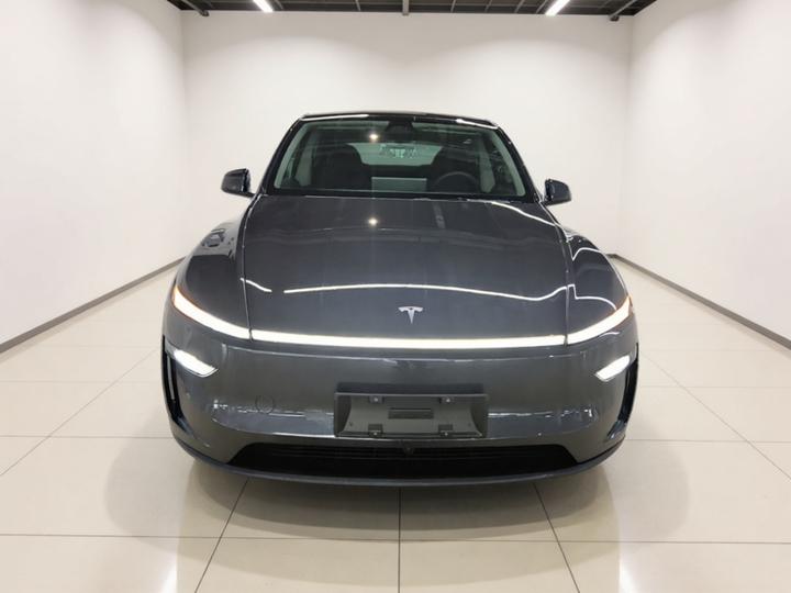 Model Y 2025 RWD photo 2