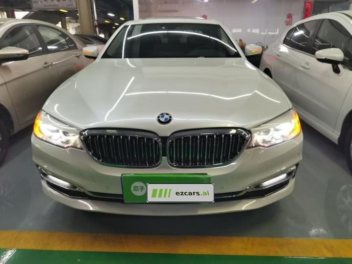 5 Series 2019 525Li Luxury photo 2