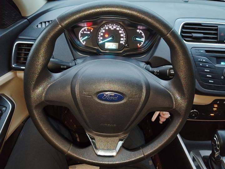 Escort 2017 Facelift 1.5L AT Comfort photo 6