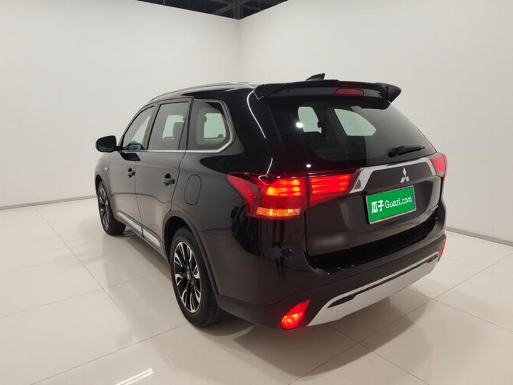 Outlander 2019 2.0L RWD Enjoy 7-Seater China V photo 4