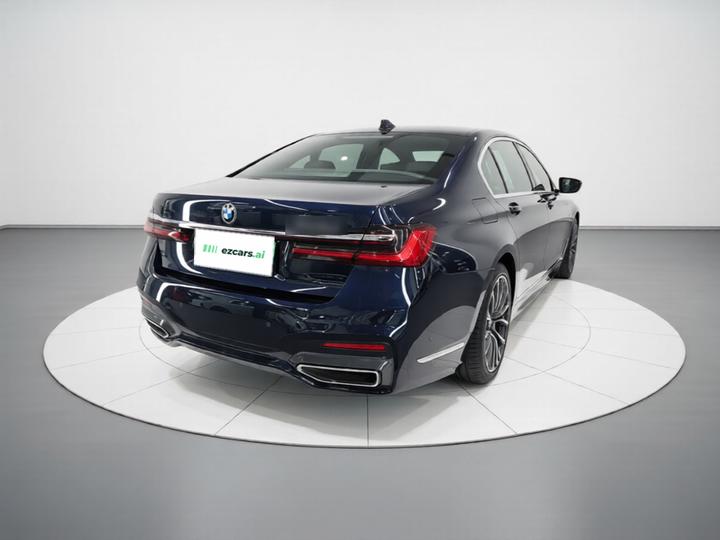 7 Series 2021 740Li Leading M Sport Package photo 6