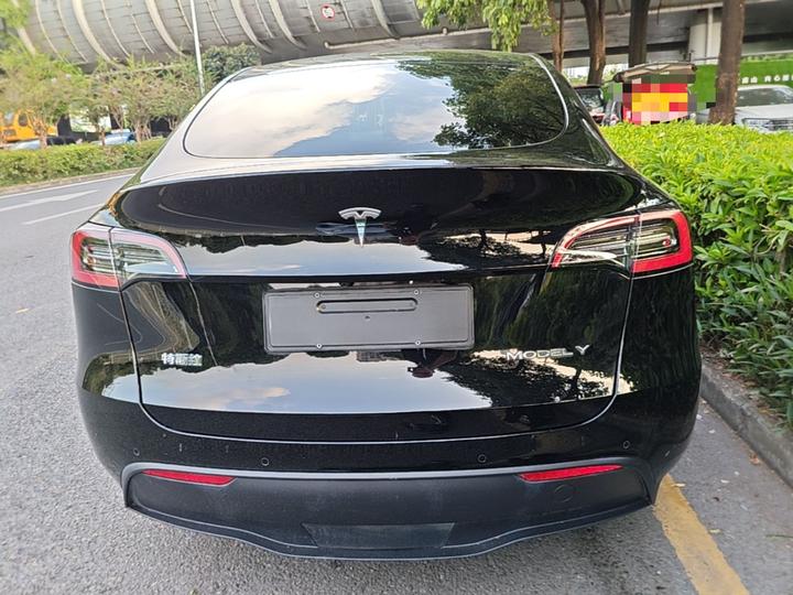 Model Y 2022 RWD photo 3