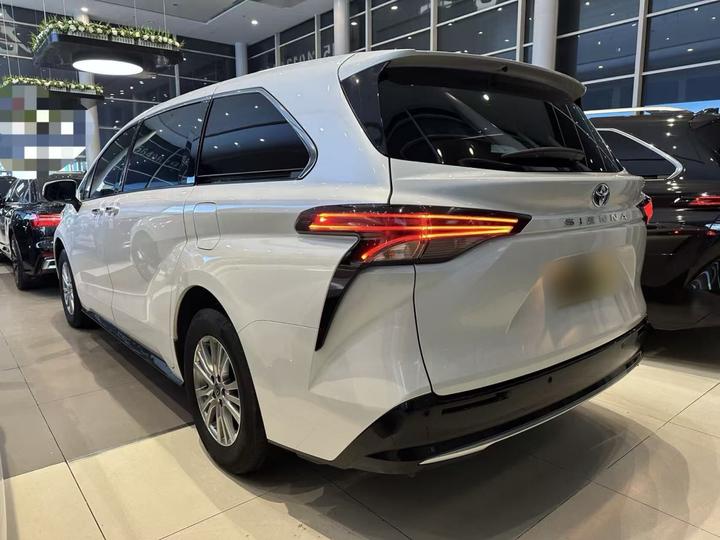 Sienna 2021 2.5L Hybrid Premium photo 4
