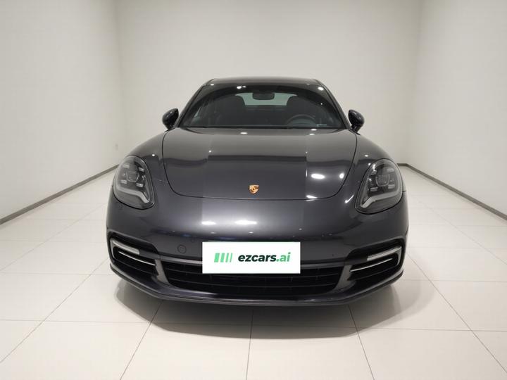 2017 Panamera 4 Executive Extended 3.0T photo 2