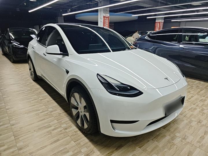 Model Y 2022 Facelift RWD photo 3