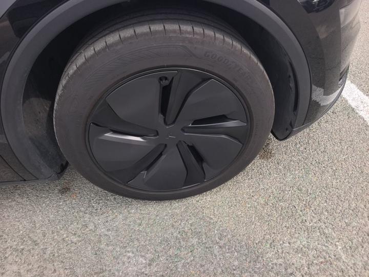 Model Y 2025 RWD photo 8