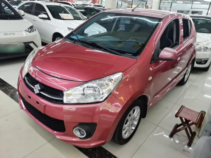 2013 1.0L AT Luxury