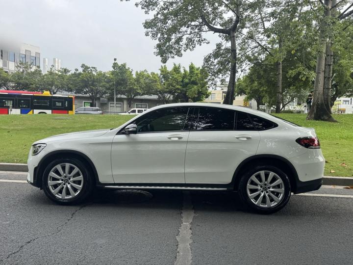 GLC Coupe 2020 GLC 260 4MATIC Coupe SUV photo 4