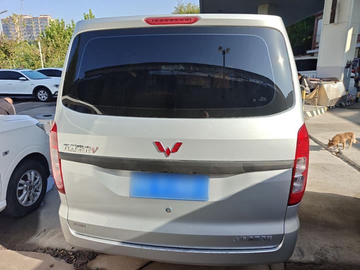 Wuling Hongguang V 2021 1.5L LAR photo 5