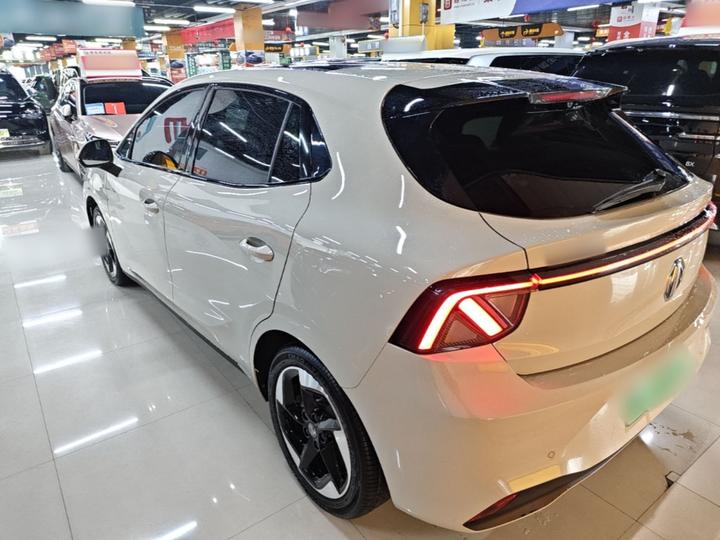 MG4 EV 2026 Facelift 437 photo 4