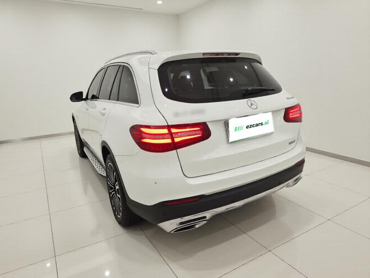 GLC 2018 GLC 200 4MATIC photo 4