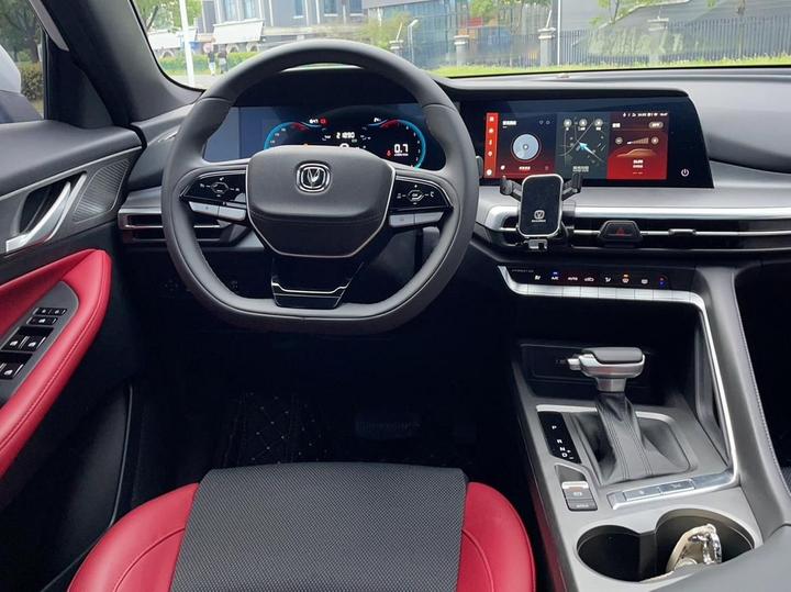 CS35PLUS 2023 Enjoy 1.4T DCT Luxury photo 2