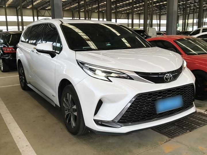 Granvia 2024 2.5L Hybrid Luxury photo 3