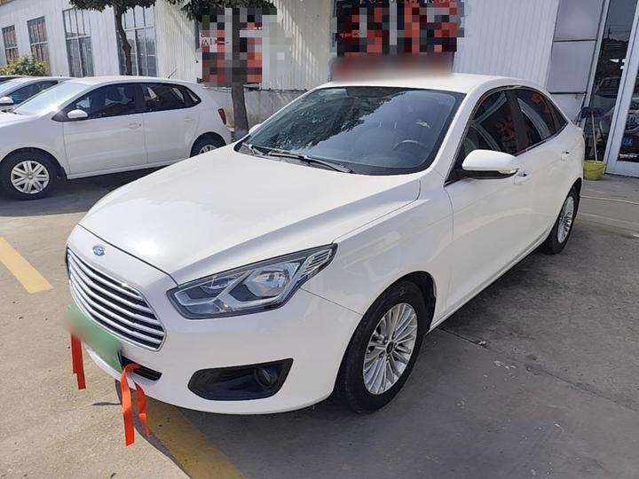 Escort 2015 1.5L AT Comfort
