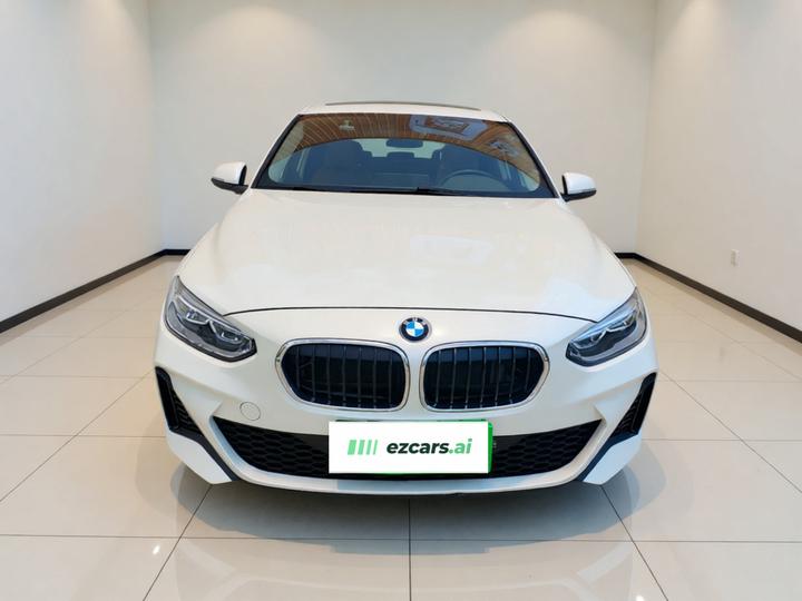 1 Series 2022 120i M Sport photo 2