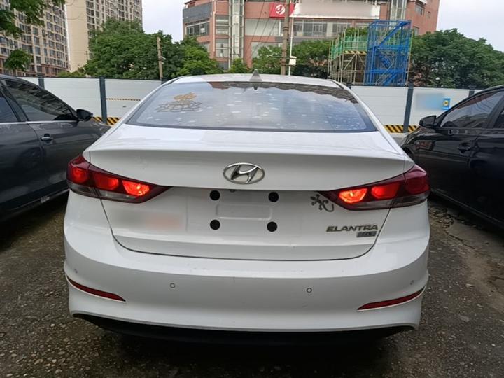 Elantra 2016 1.6L AT Smart Elite photo 3