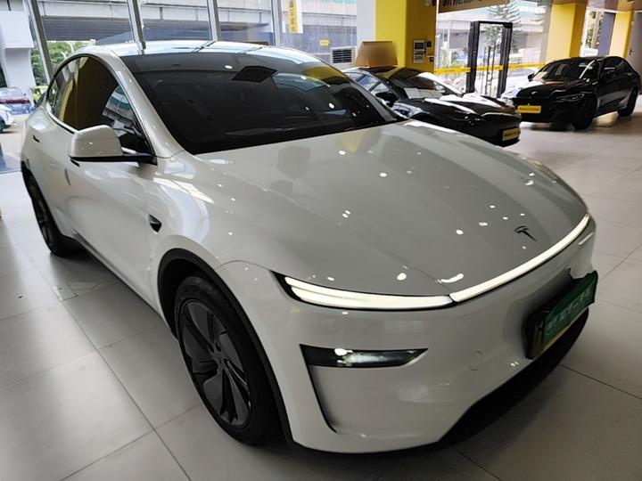 Model Y 2025 RWD photo 3
