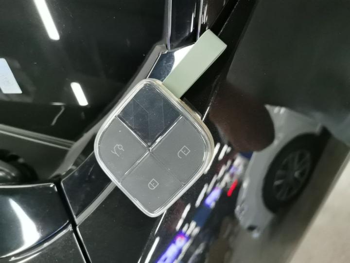 08 EM-P 2023 220km AWD Performance Halo photo 8
