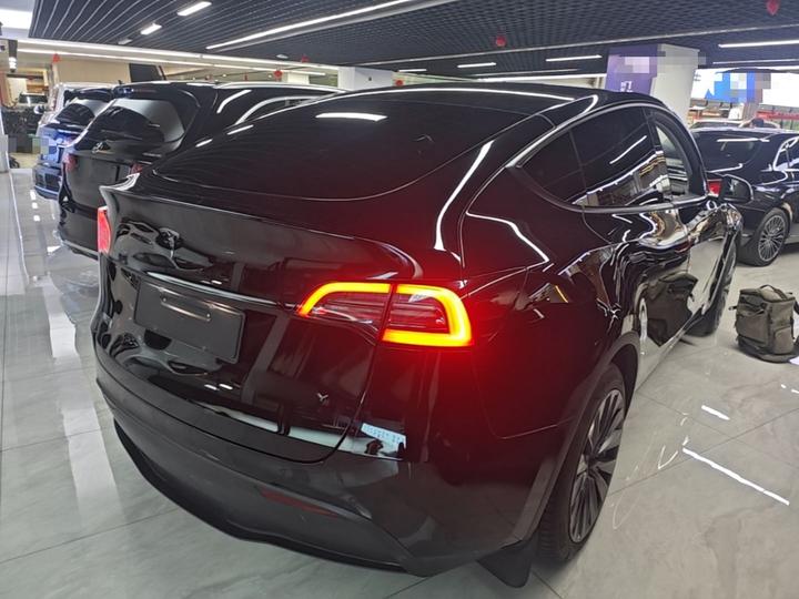 Model Y 2022 RWD photo 4