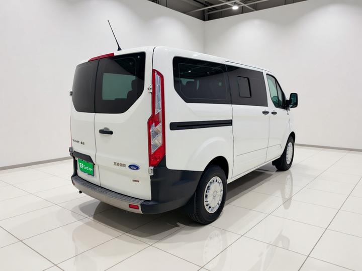 Transit 2020 2.0T Diesel Medium Wheelbase China V photo 4