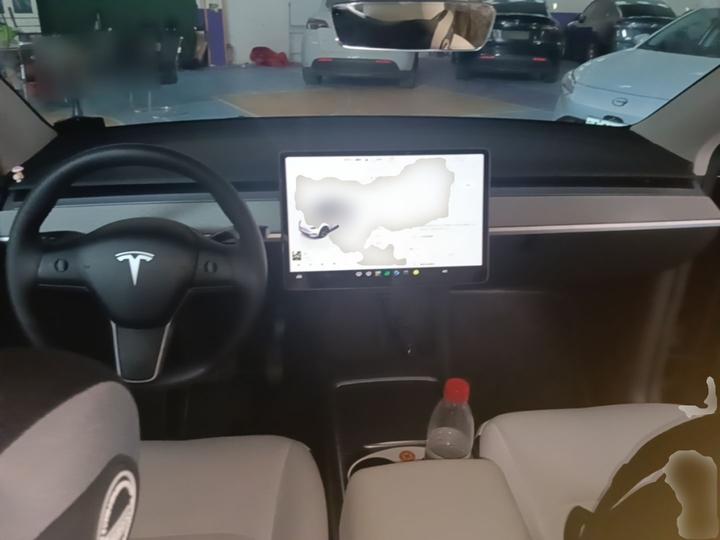 Model Y 2023 RWD photo 5