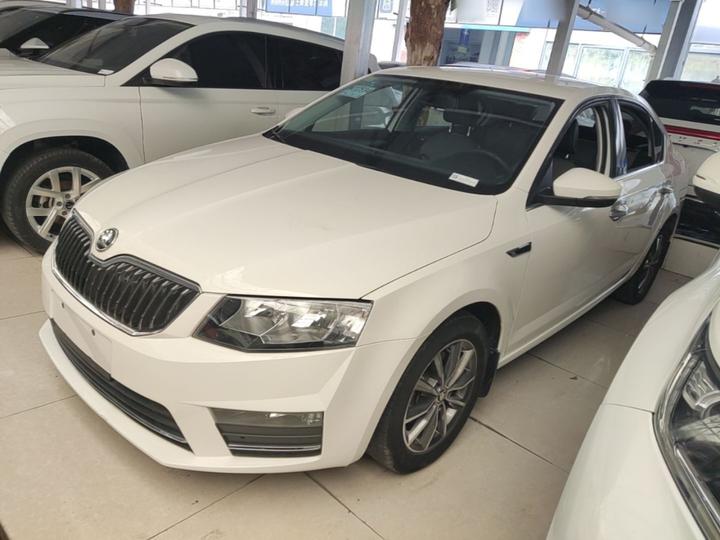 Octavia 2017 1.6L AT