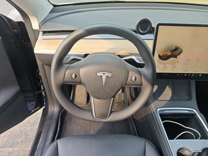 Model Y 2022 Facelift RWD photo 6
