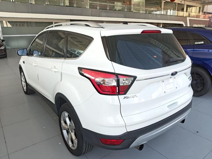 Kuga 2017 EcoBoost 180 RWD photo 4