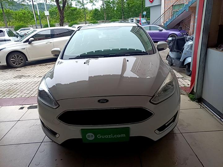 Focus 2015 Hatchback 1.6L AT photo 2