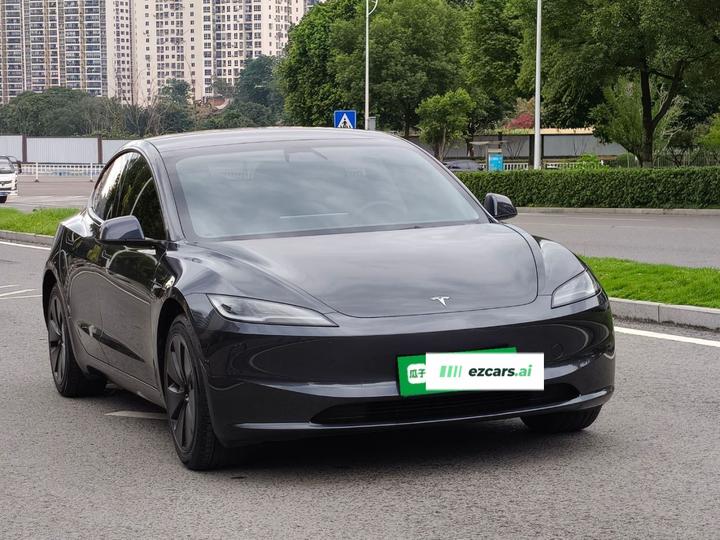 Model 3 2023 RWD photo 3