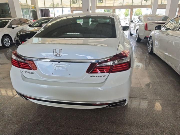 Accord 2016 2.0L Elite photo 3