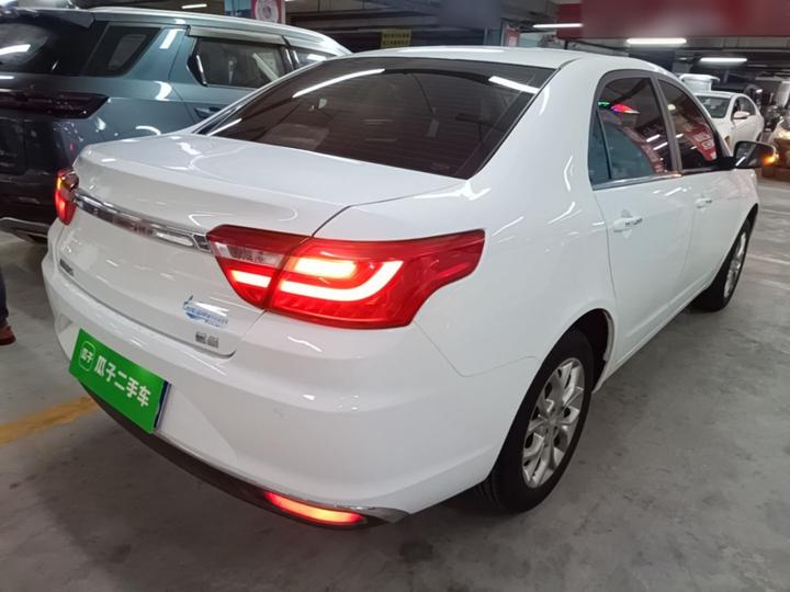 Vision 2018 1.5L MT photo 6
