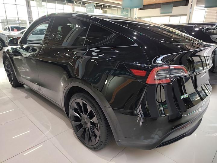 Model Y 2023 RWD photo 4