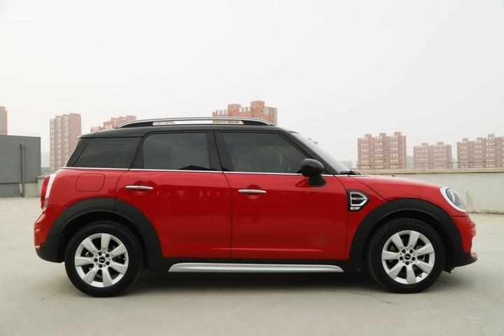 2017 1.5T COOPER ALL4 photo 3