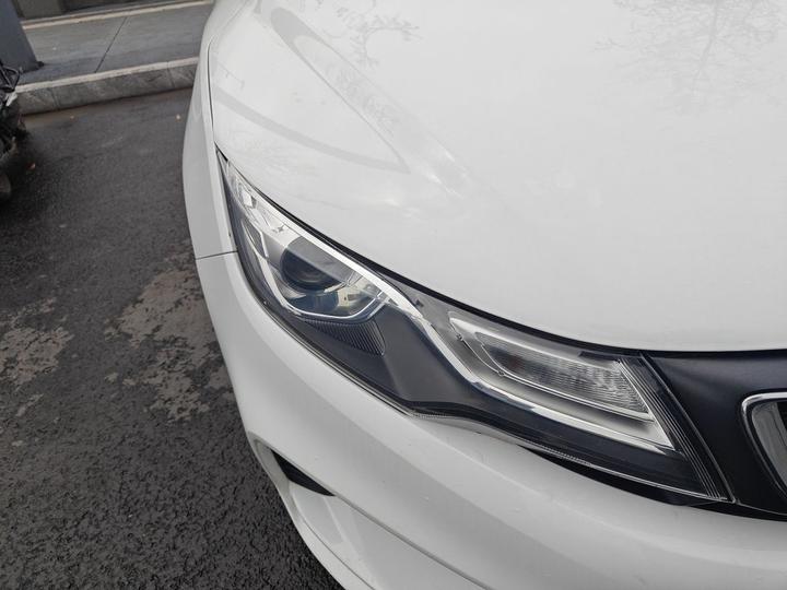 Emgrand GL 2018 1.4T MT Elite Connected photo 7