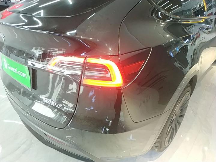 Model Y 2022 Facelift RWD photo 7