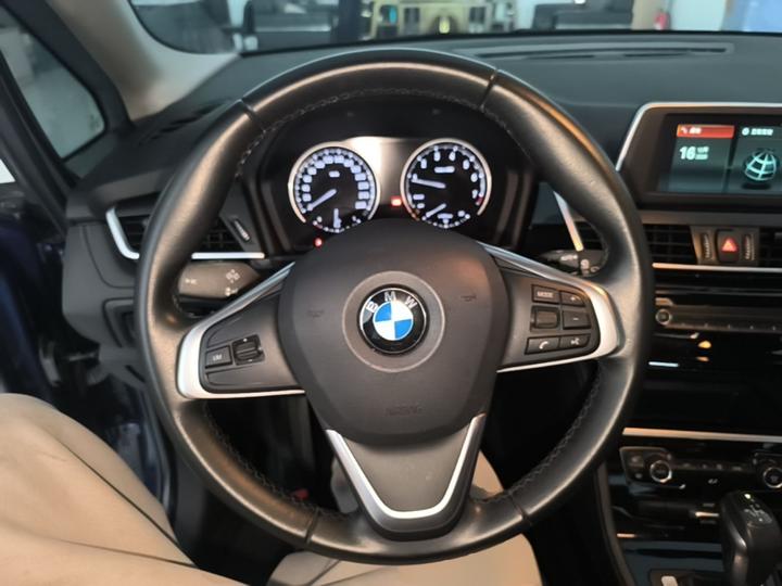 2 Series Wagon 2018 218i Exclusive Sport Package photo 5