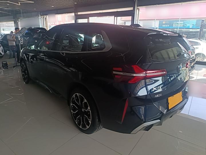 X3 2025 xDrive30L Exclusive M Sport Package photo 4