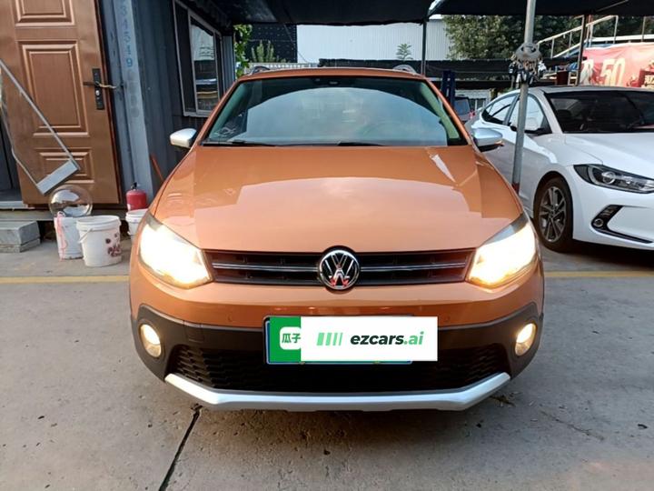 2014 1.6L Cross Polo AT photo 2