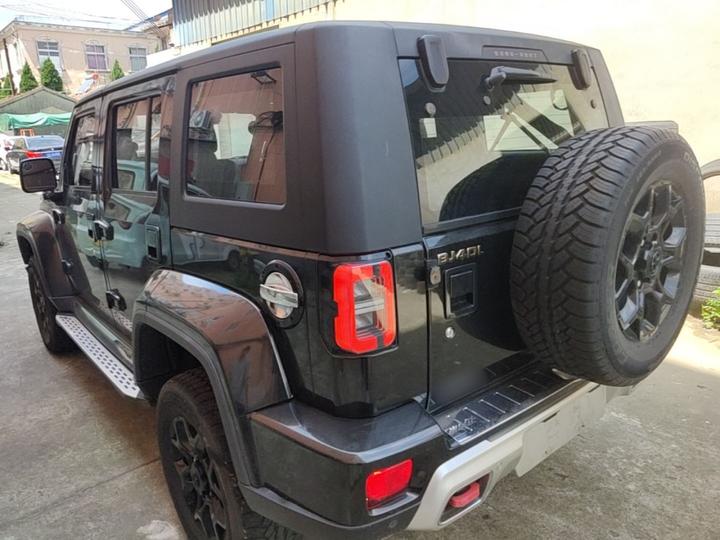 BJ40 2019 PLUS 2.3T AT AWD Exclusive China VI photo 4