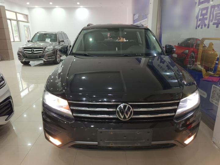 Tiguan L 2021 330TSI AT RWD Comfort photo 2