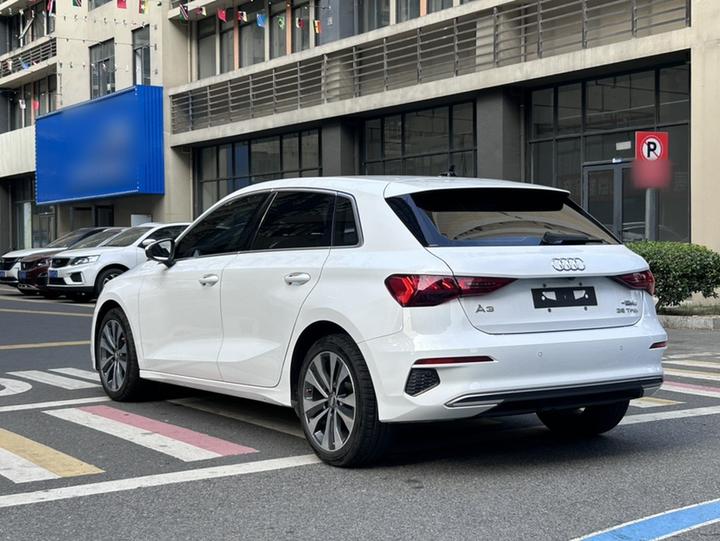 A3 2021 Sportback 35 TFSI Progressive photo 2