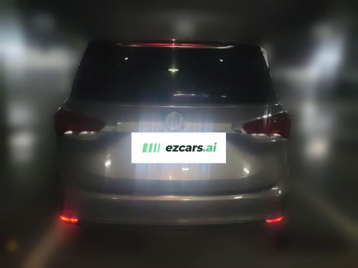 GL6 2018 18T 6-Seater Elite photo 5