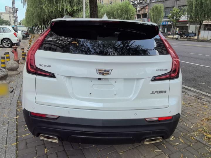 XT4 2018 28T RWD Tech photo 3