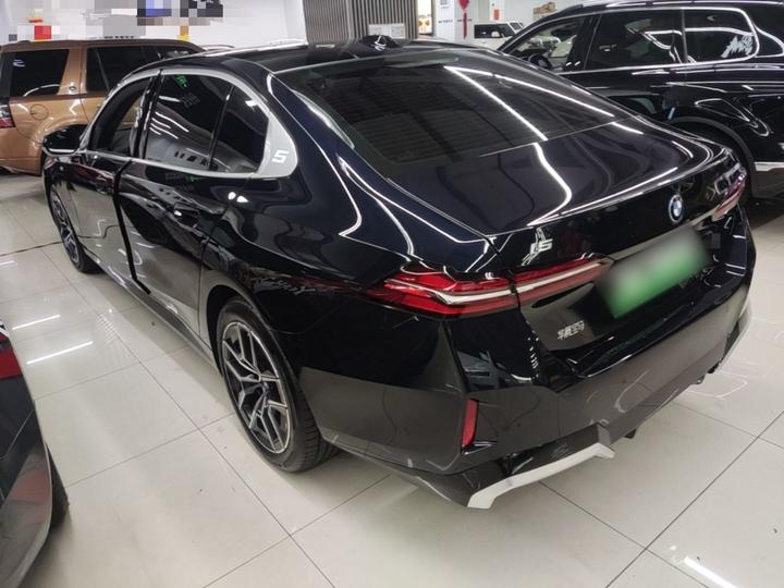 i5 2025 eDrive 40L M Sport Package photo 4