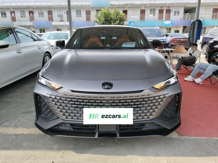 UNI-V 2023 2.0T photo 2