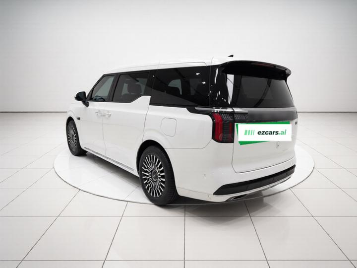 009 2024 7-Seater AWD 108kWh photo 4